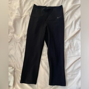 Nike Dri-Fit High Waisted Crop Pants Size M